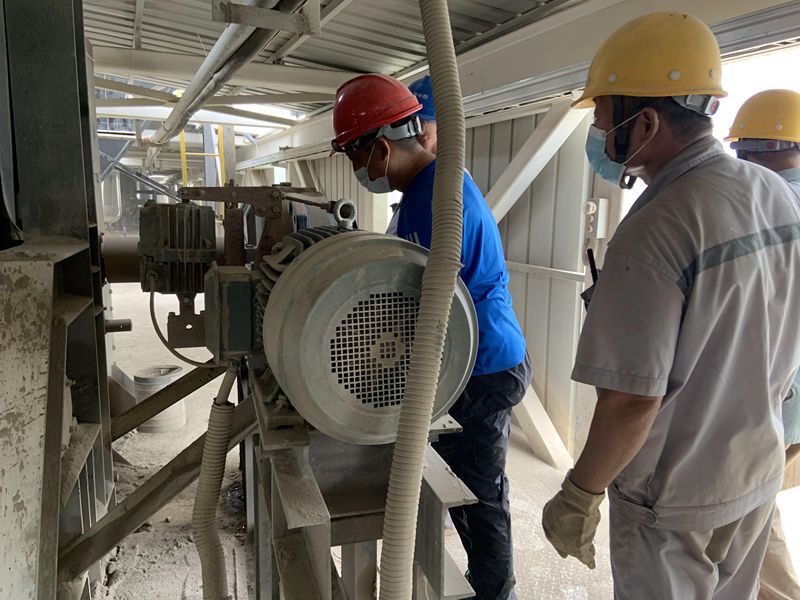 矿山石料输送机-维护调试